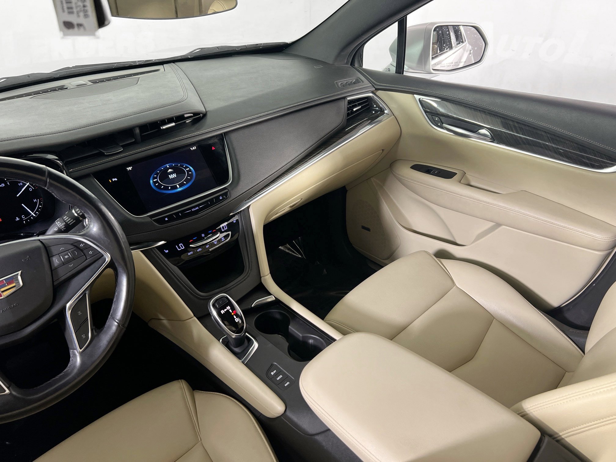 Used 2018 Cadillac XT5 AWD image 23