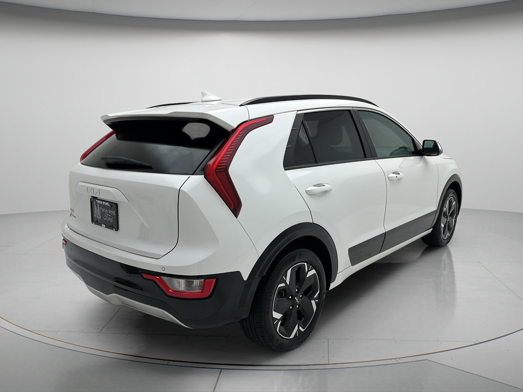 Used 2024 Kia Niro Wind w/ Wind Preserve Package FWD image 5