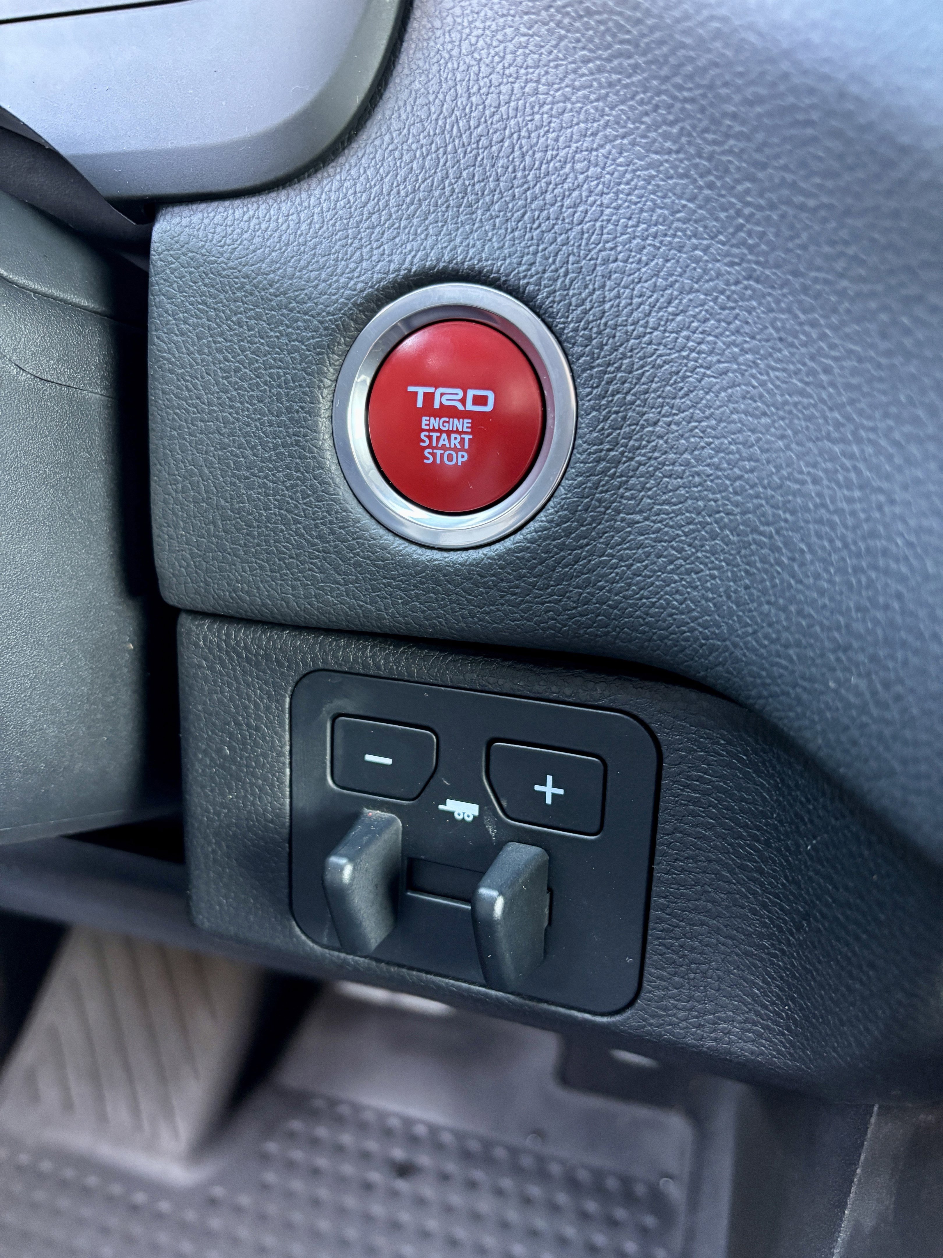 Used 2024 Toyota Tundra Limited image 34