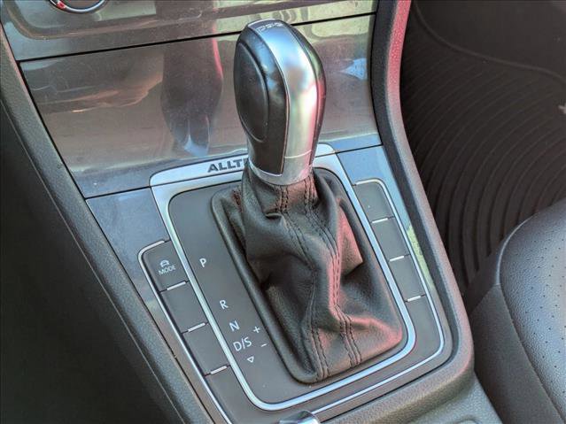 Used 2019 Volkswagen Golf Alltrack S image 14