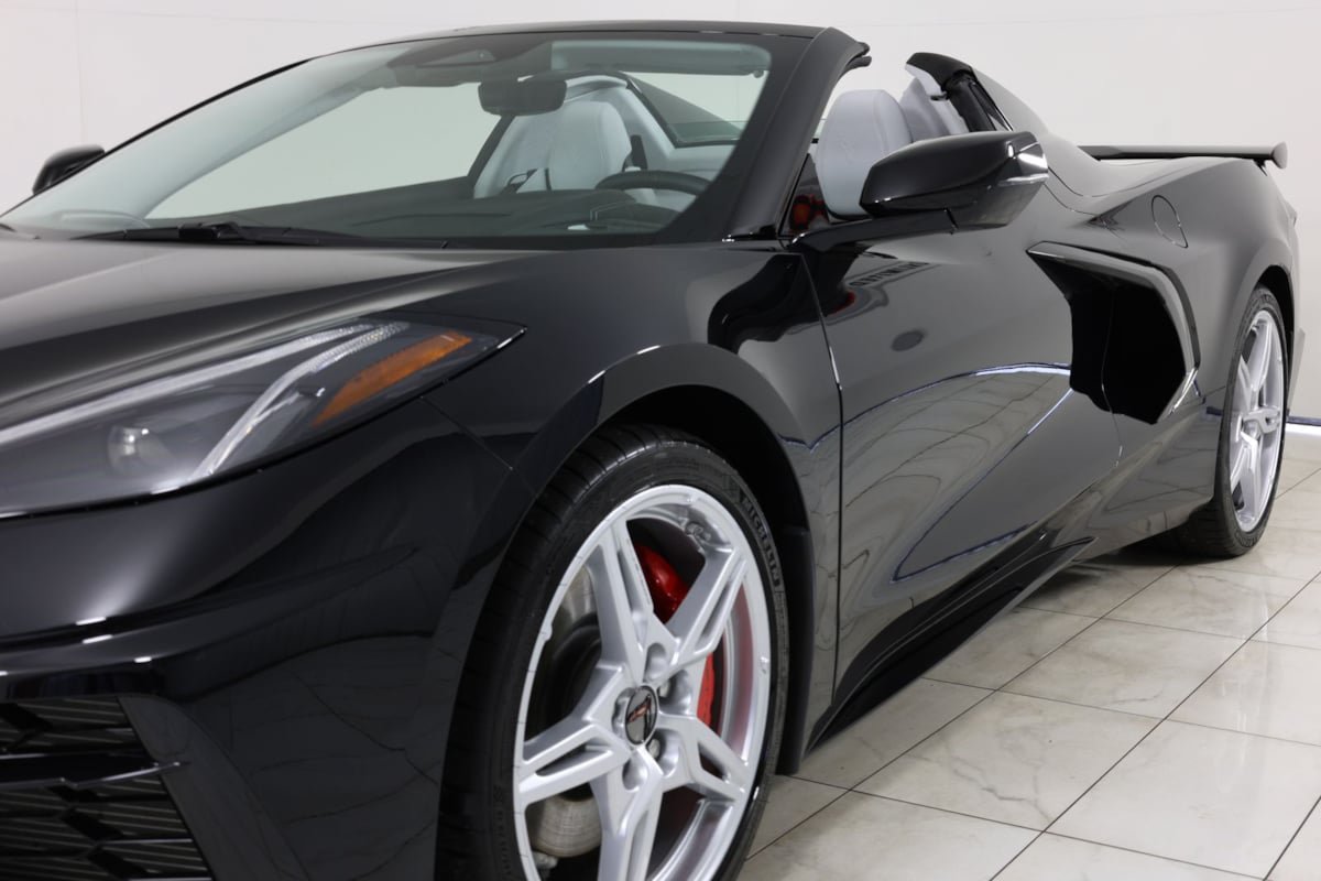 Used 2025 Chevrolet Corvette Stingray Premium Conv w/ Z51 Performance Package RWD image 48