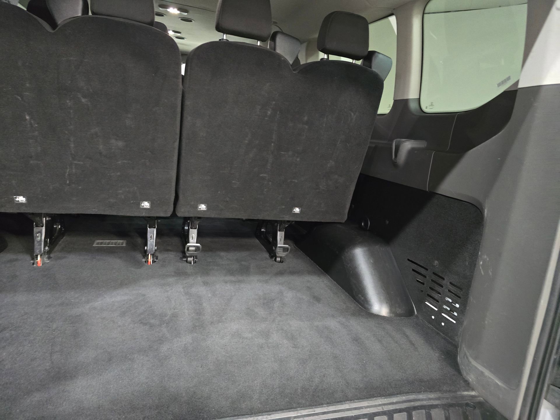 Used 2023 Ford Transit 350 XLT image 41