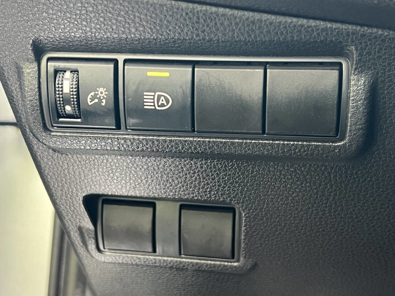 Used 2022 Toyota Corolla Cross LE FWD image 32