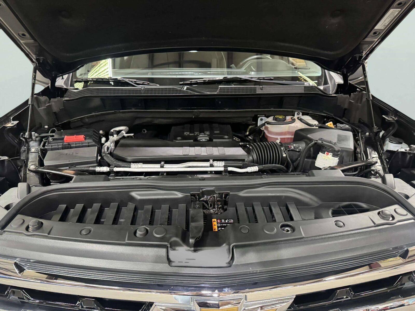 Used 2023 Chevrolet Silverado 1500 LT AWD/4WD image 58