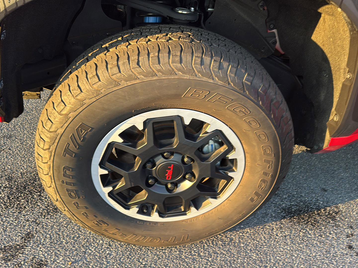 Used 2024 Toyota Tacoma TRD Off-Road image 29