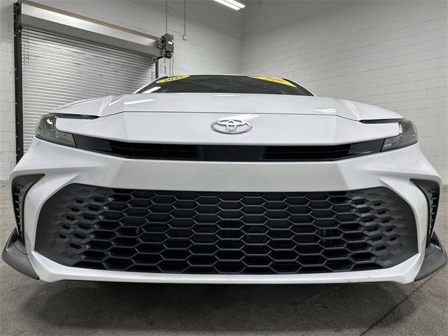 Used 2025 Toyota Camry SE image 10