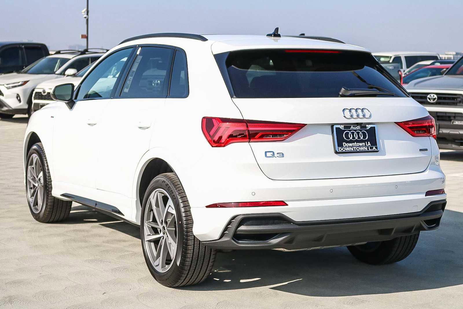 Used 2025 Audi Q3 2.0T Premium w/ Convenience Plus Package AWD/4WD image 9