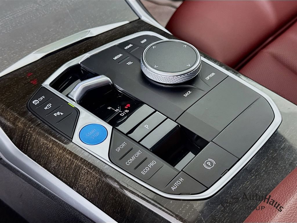 Used 2023 BMW i4 eDrive35 image 21