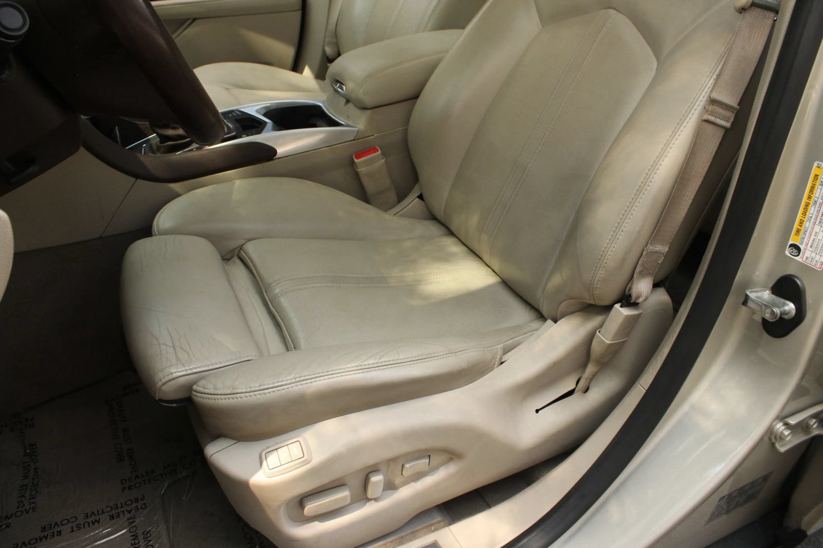 Used 2015 Cadillac SRX Luxury w/ Driver Awareness Package AWD/4WD image 17