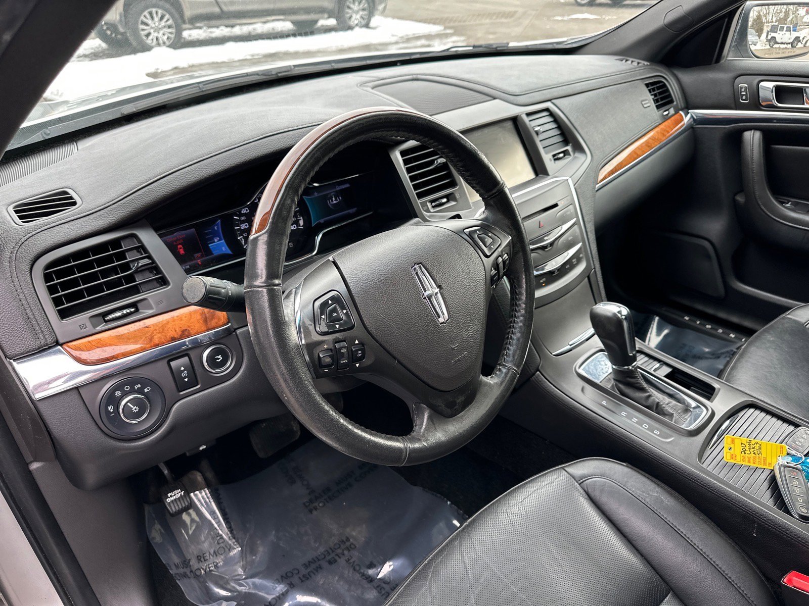 Used 2013 Lincoln MKS image 13