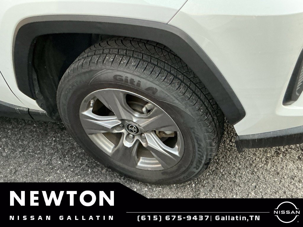 Used 2024 Toyota RAV4 LE AWD/4WD image 9