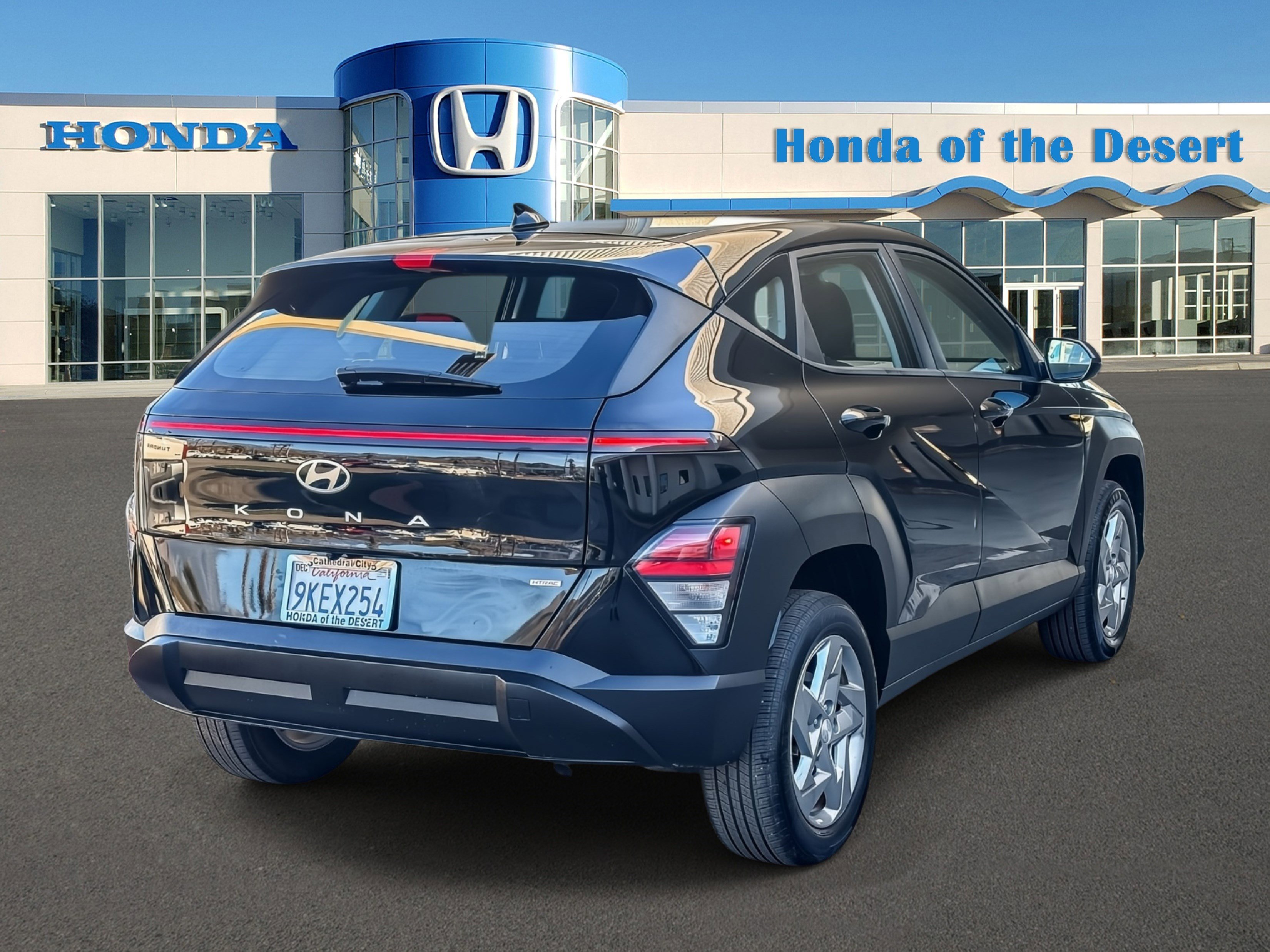 Used 2024 Hyundai Kona SE image 7