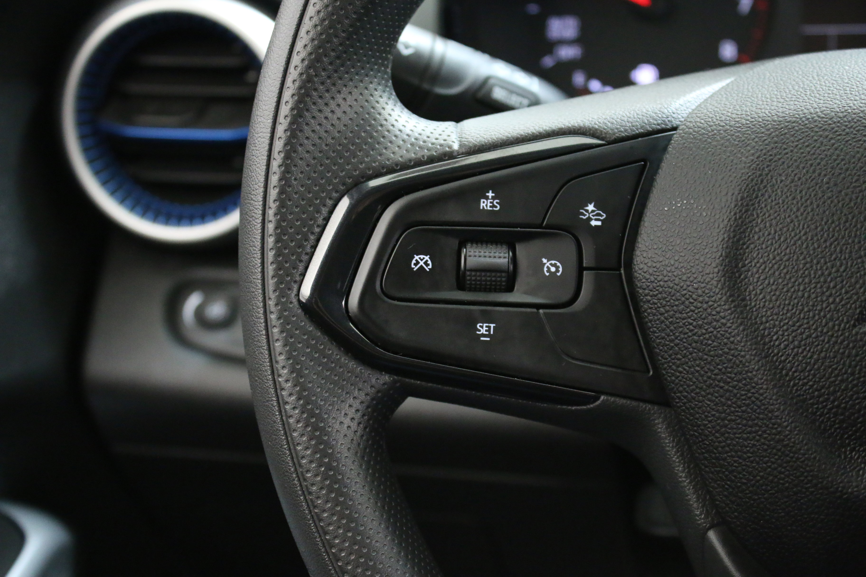 Certified 2024 Chevrolet Trax LS FWD image 14