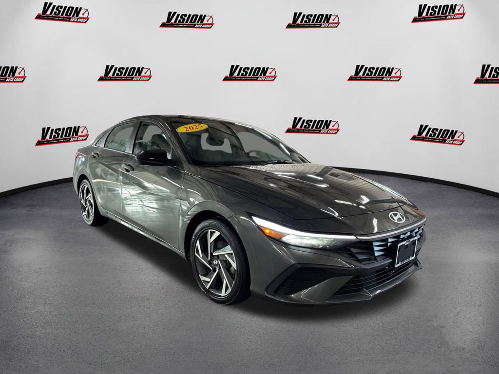 Certified 2025 Hyundai Elantra Sport image 3