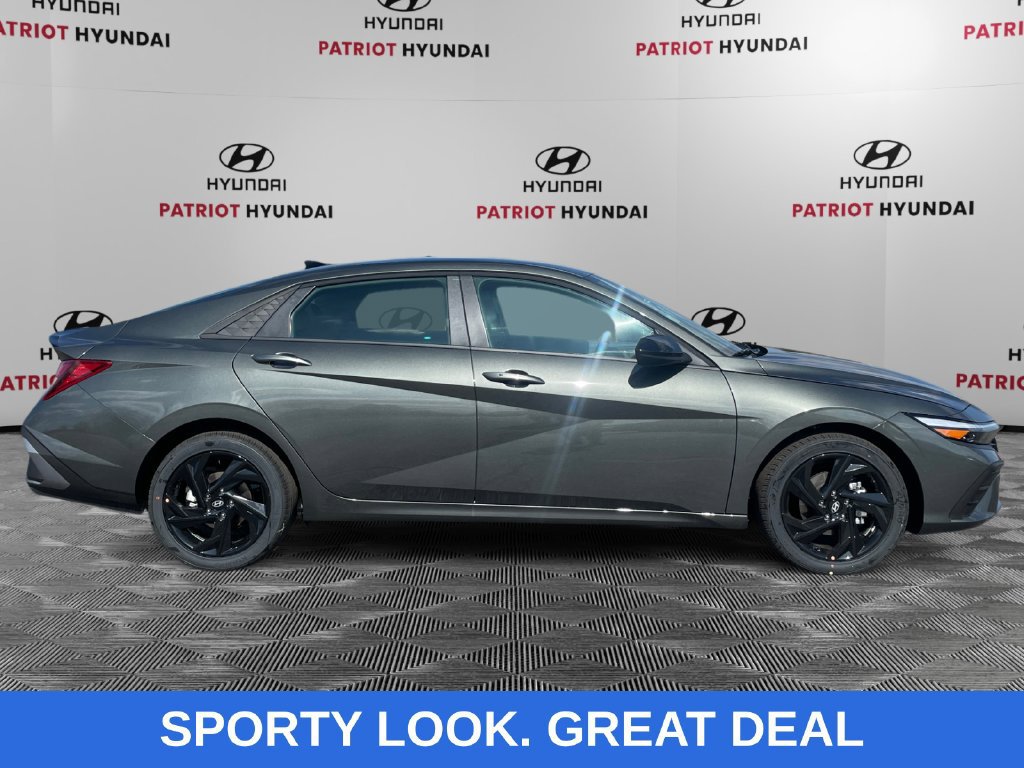 Used 2026 Hyundai Elantra Sport FWD image 2