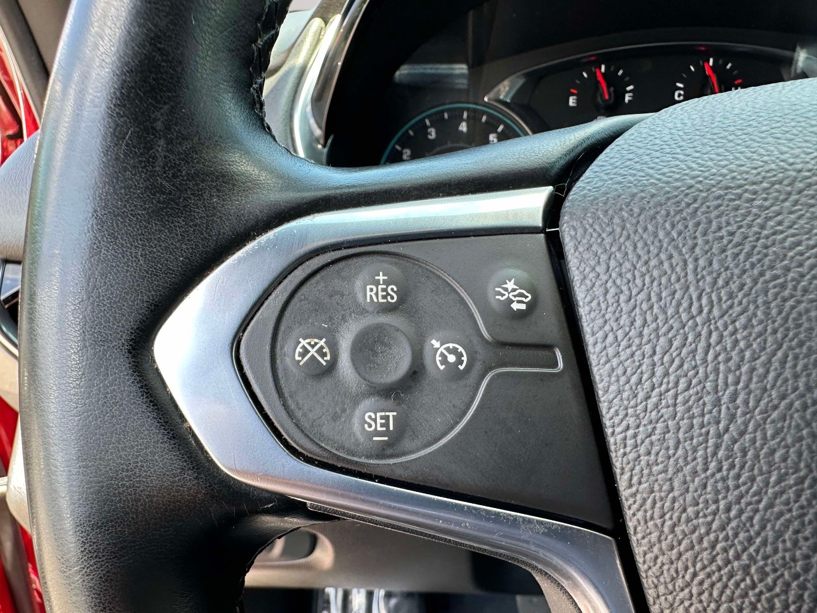 Used 2023 Chevrolet Traverse LT FWD image 16
