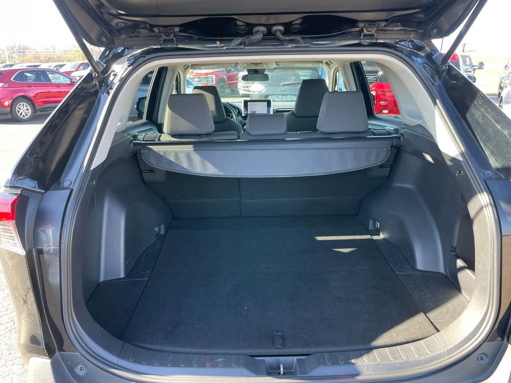 Used 2024 Toyota RAV4 XLE AWD/4WD image 28