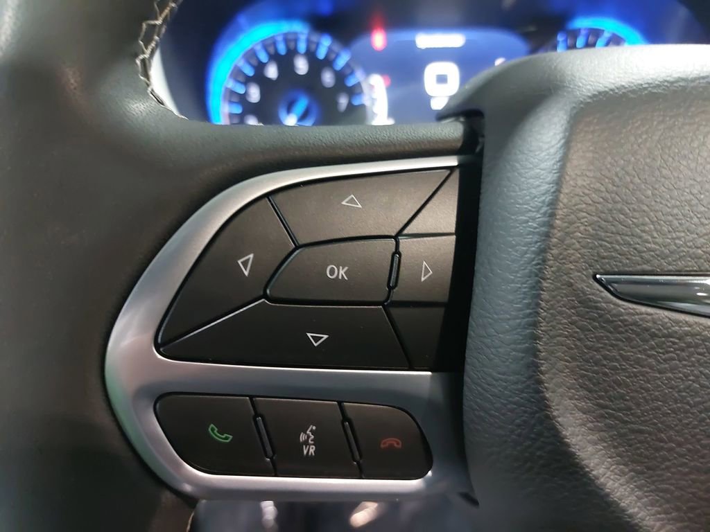 Used 2024 Chrysler Pacifica Touring-L image 16