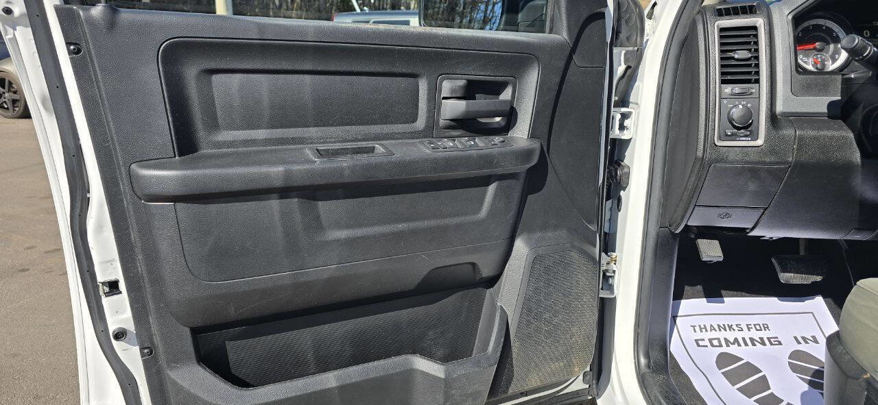 Used 2020 RAM 1500 Tradesman w/ Chrome Plus Package RWD image 12