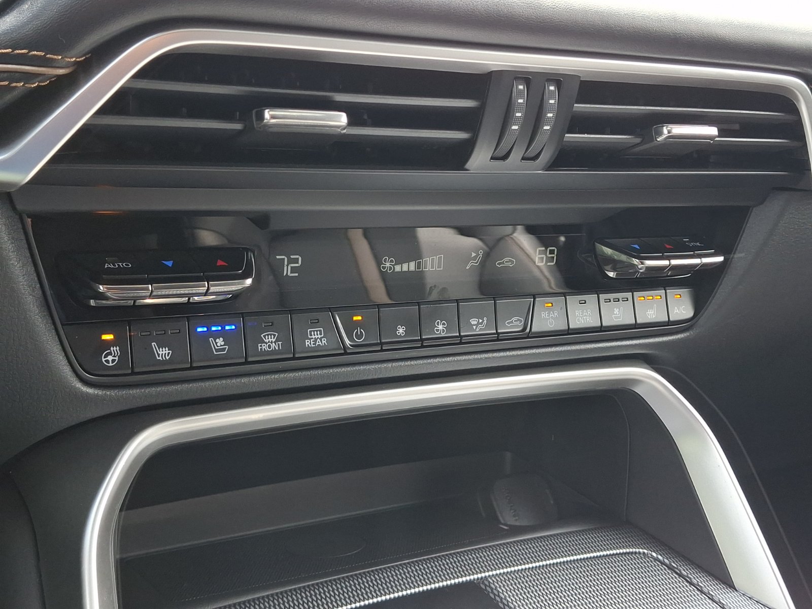 Certified 2025 MAZDA CX-90 Plug-In Hybrid w/ Premium Plus AWD/4WD image 19