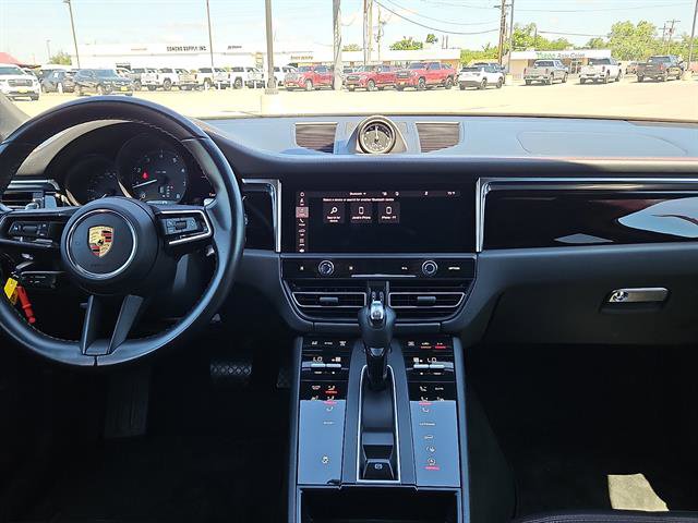 Used 2022 Porsche Macan AWD/4WD image 10