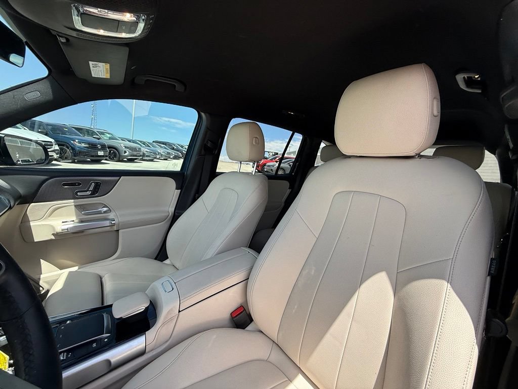 Used 2022 Mercedes-Benz GLB 250 4MATIC image 12