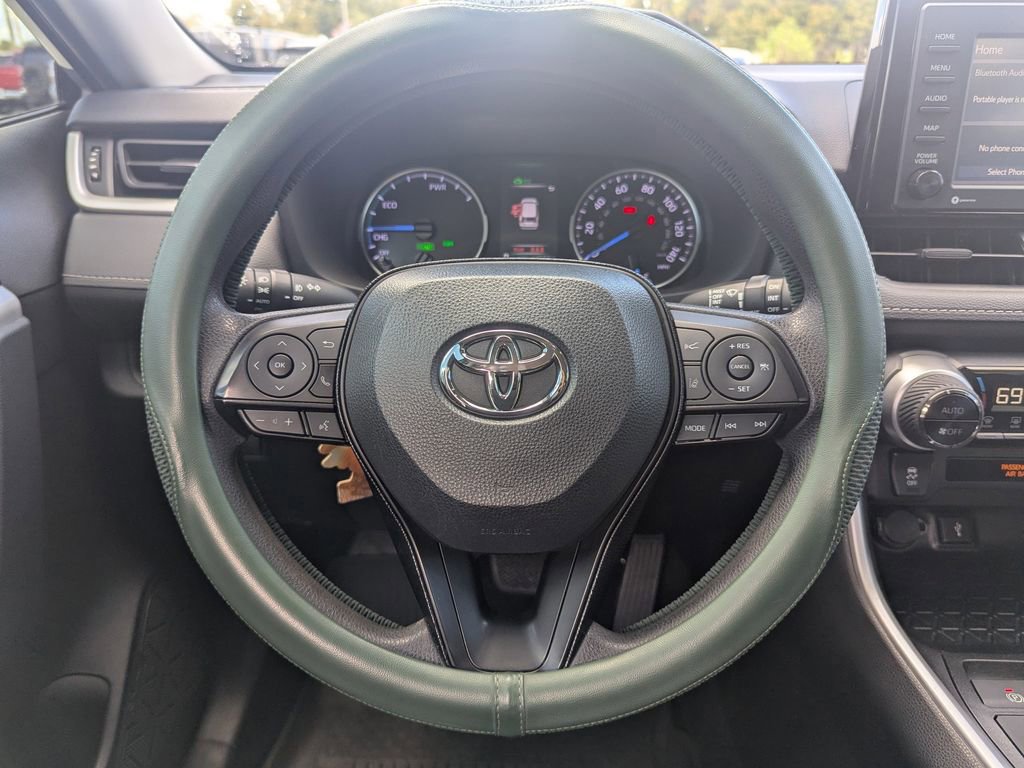 Used 2020 Toyota RAV4 XLE image 11