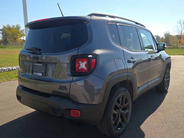 Used 2016 Jeep Renegade Latitude AWD/4WD image 8
