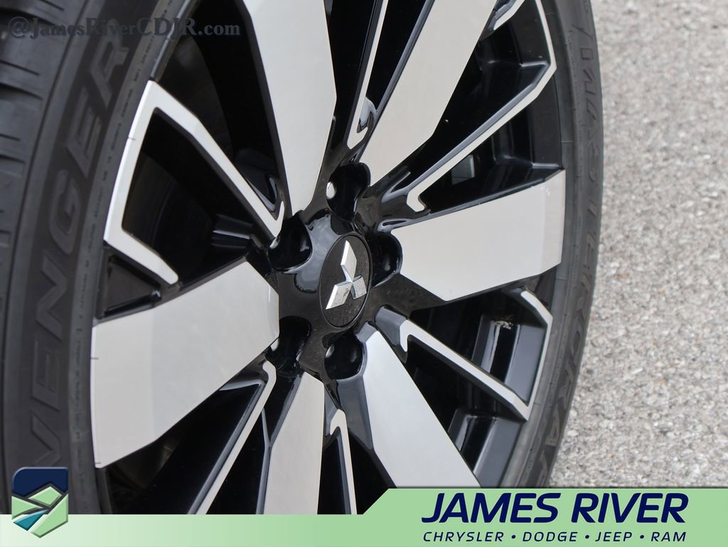 Used 2025 Mitsubishi Outlander SEL image 40