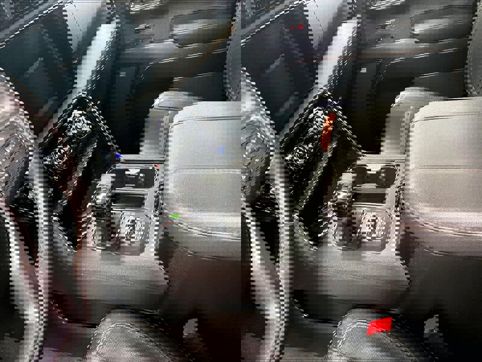 Used 2024 GMC Sierra 1500 AT4 w/ Technology Package image 18