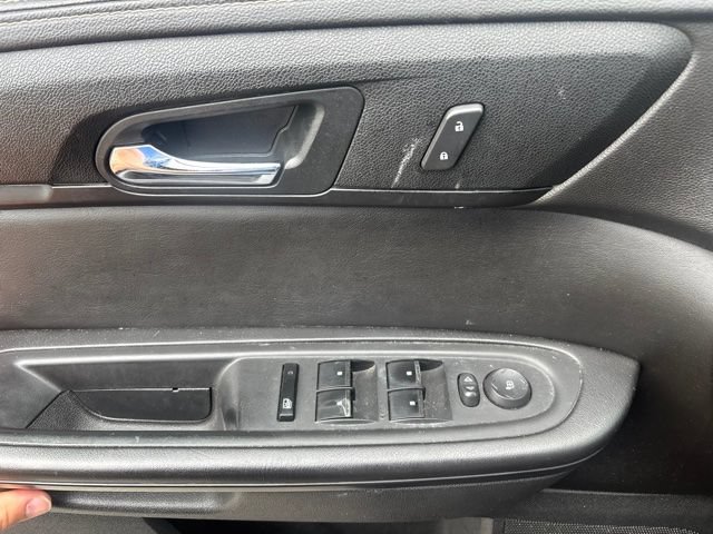 Used 2017 Chevrolet Traverse LT FWD image 12