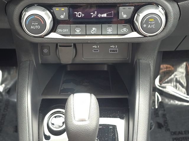 Used 2025 Nissan Versa SR w/ Trunk Package image 30