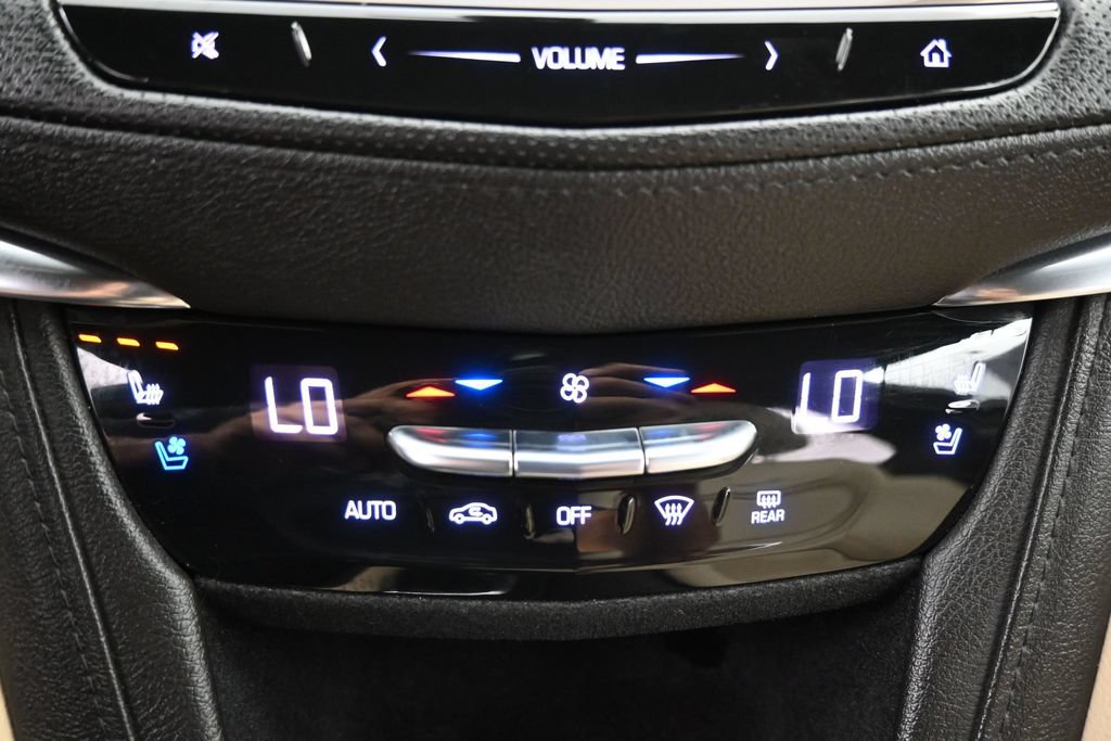 Used 2018 Cadillac XT5 Premium Luxury AWD/4WD image 19
