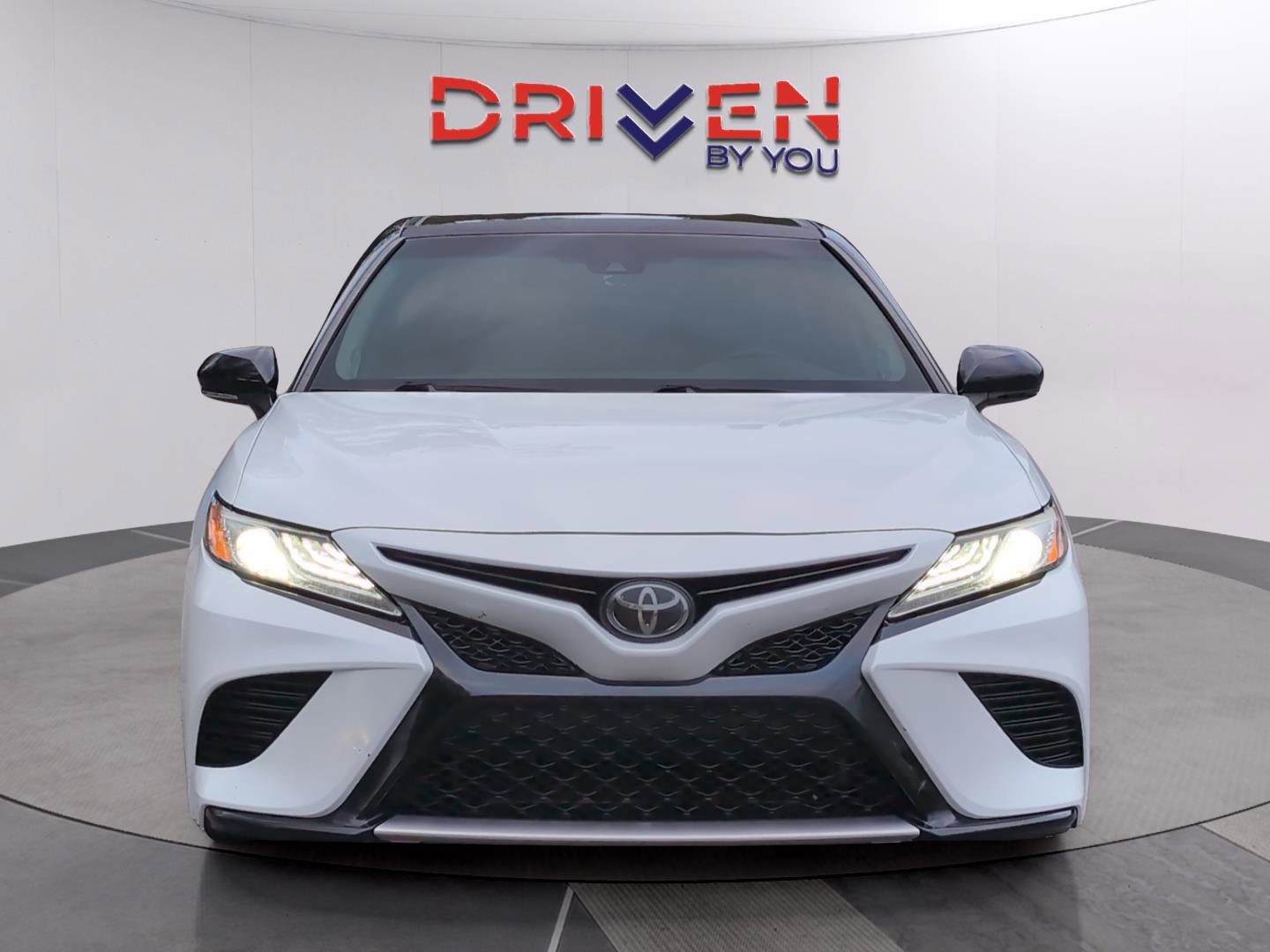 Used 2020 Toyota Camry XSE image 9