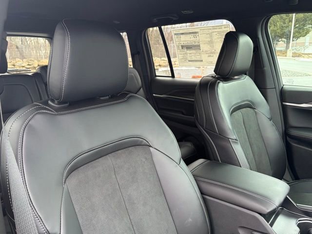 New 2026 Jeep Grand Cherokee Altitude AWD/4WD image 30