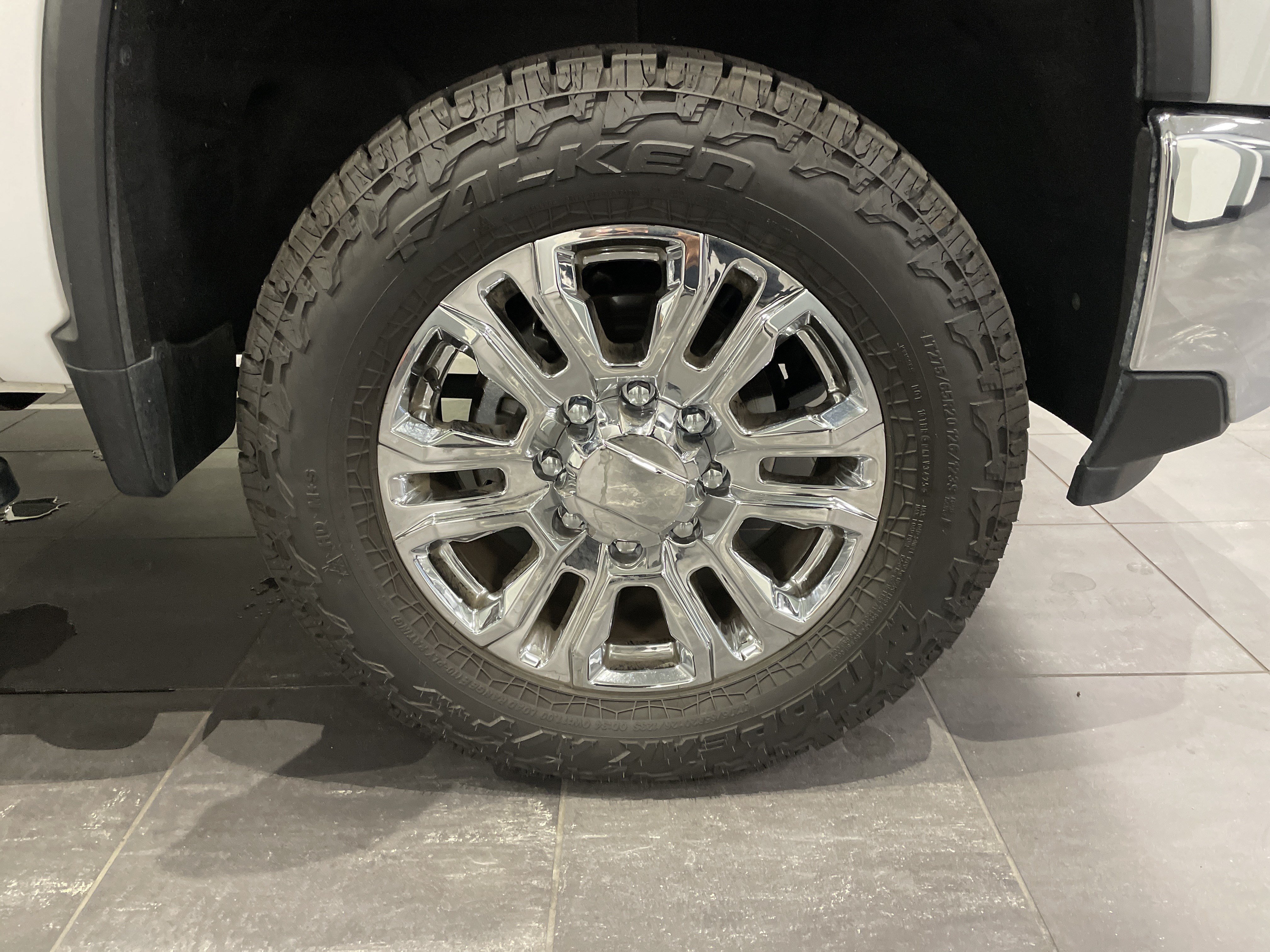 Used 2024 Chevrolet Silverado 2500 LTZ w/ LTZ Premium Package AWD/4WD image 12