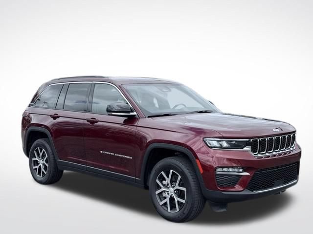 Used 2025 Jeep Grand Cherokee Limited AWD/4WD image 4