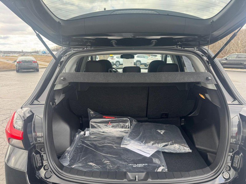 Used 2025 Mitsubishi Outlander Sport AWD image 8