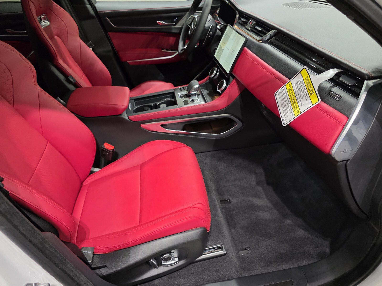 New 2026 Jaguar F-PACE R-Dynamic S image 24