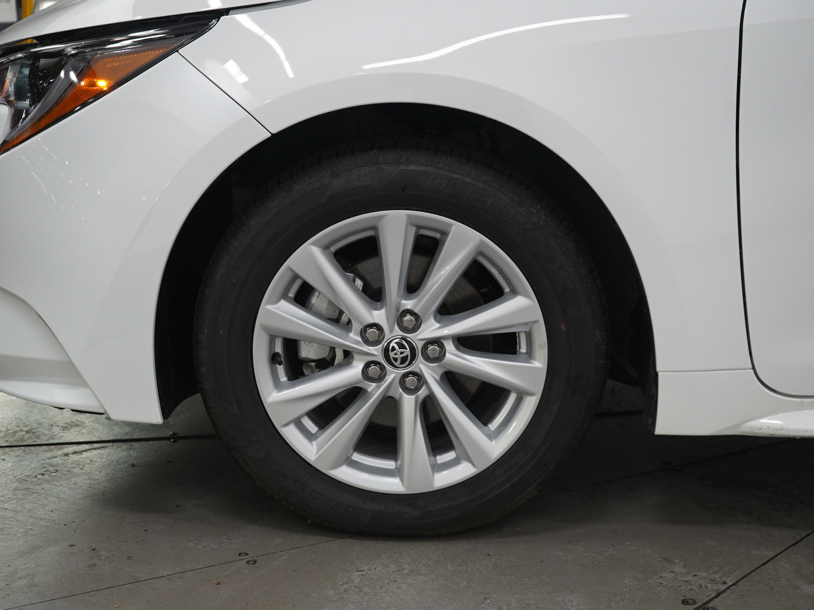Used 2026 Toyota Corolla LE w/ LE Premium Package FWD image 26