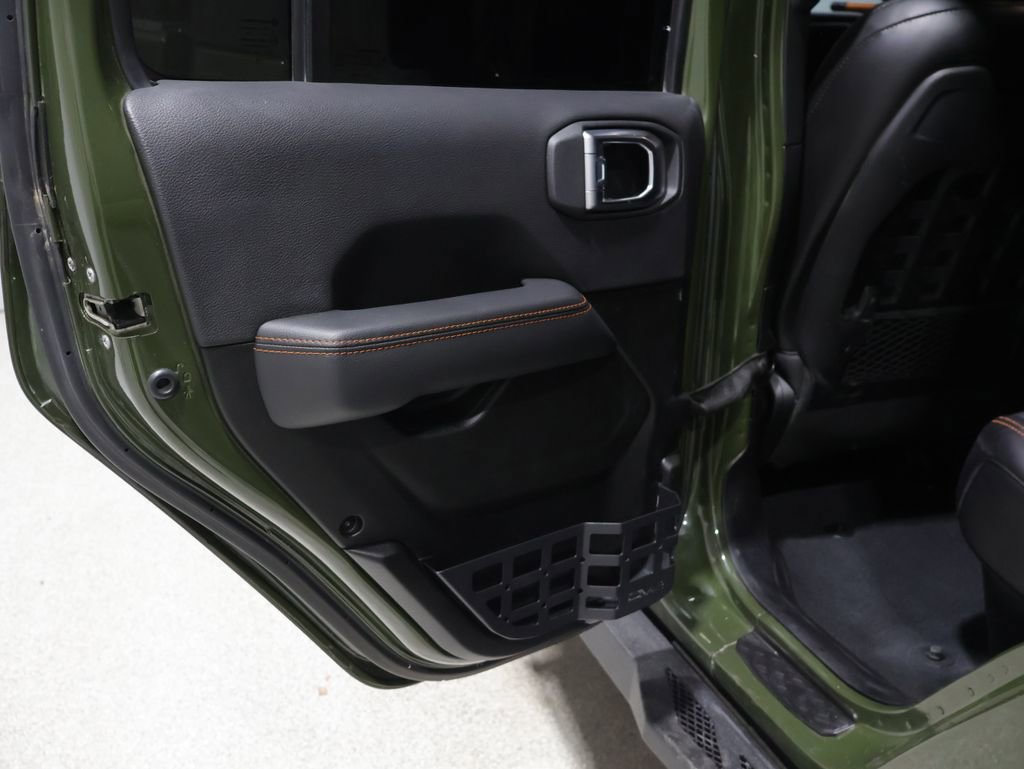 Used 2022 Jeep Gladiator Mojave w/ Cold Weather Group image 17