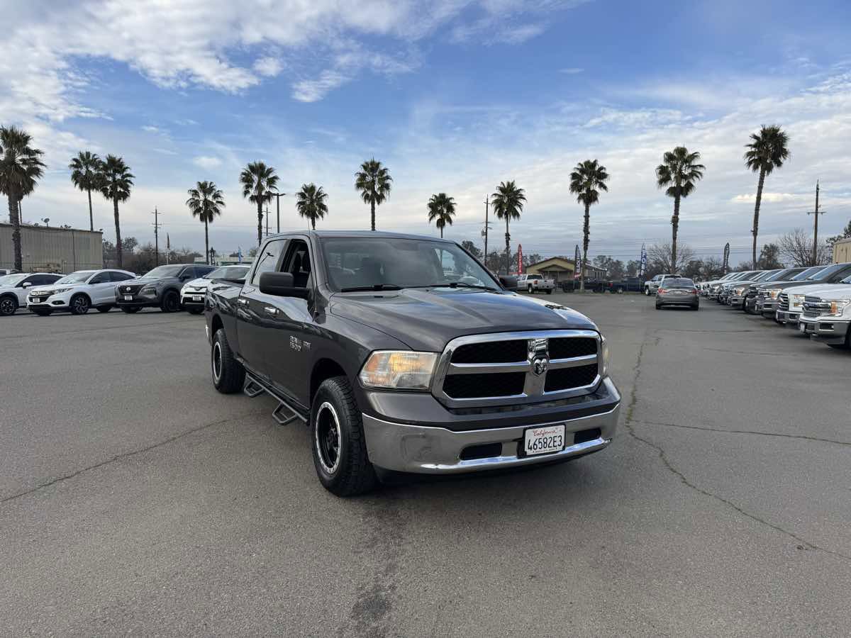 Used 2017 RAM 1500 Classic SLT image 3