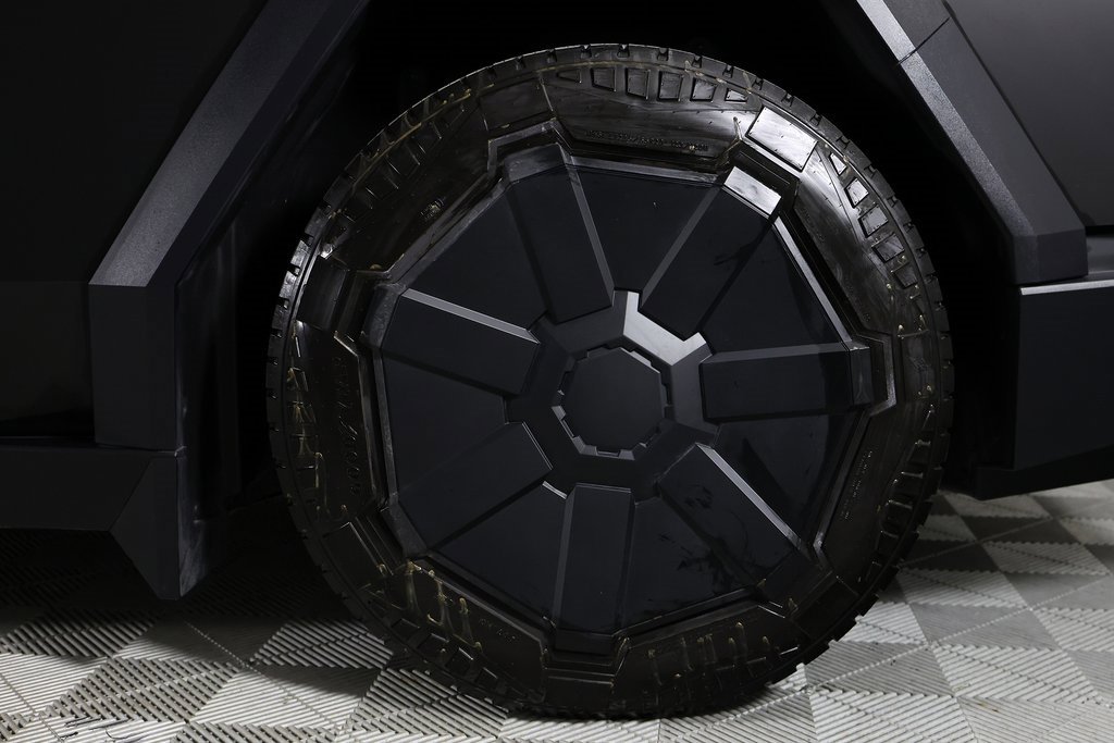 Used 2024 Tesla Cybertruck AWD Crew Cab image 47