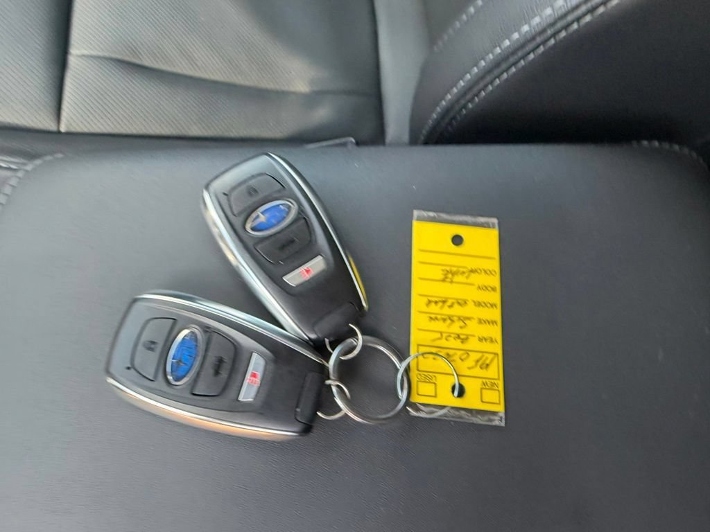 Used 2025 Subaru Outback Touring XT AWD/4WD image 2