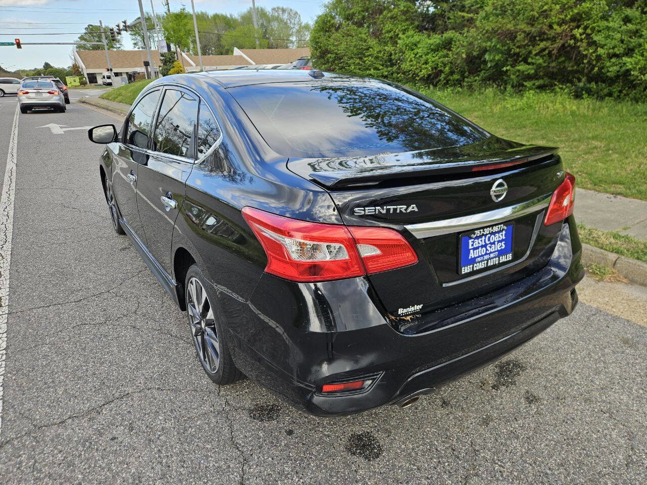 Used 2018 Nissan Sentra SR image 4