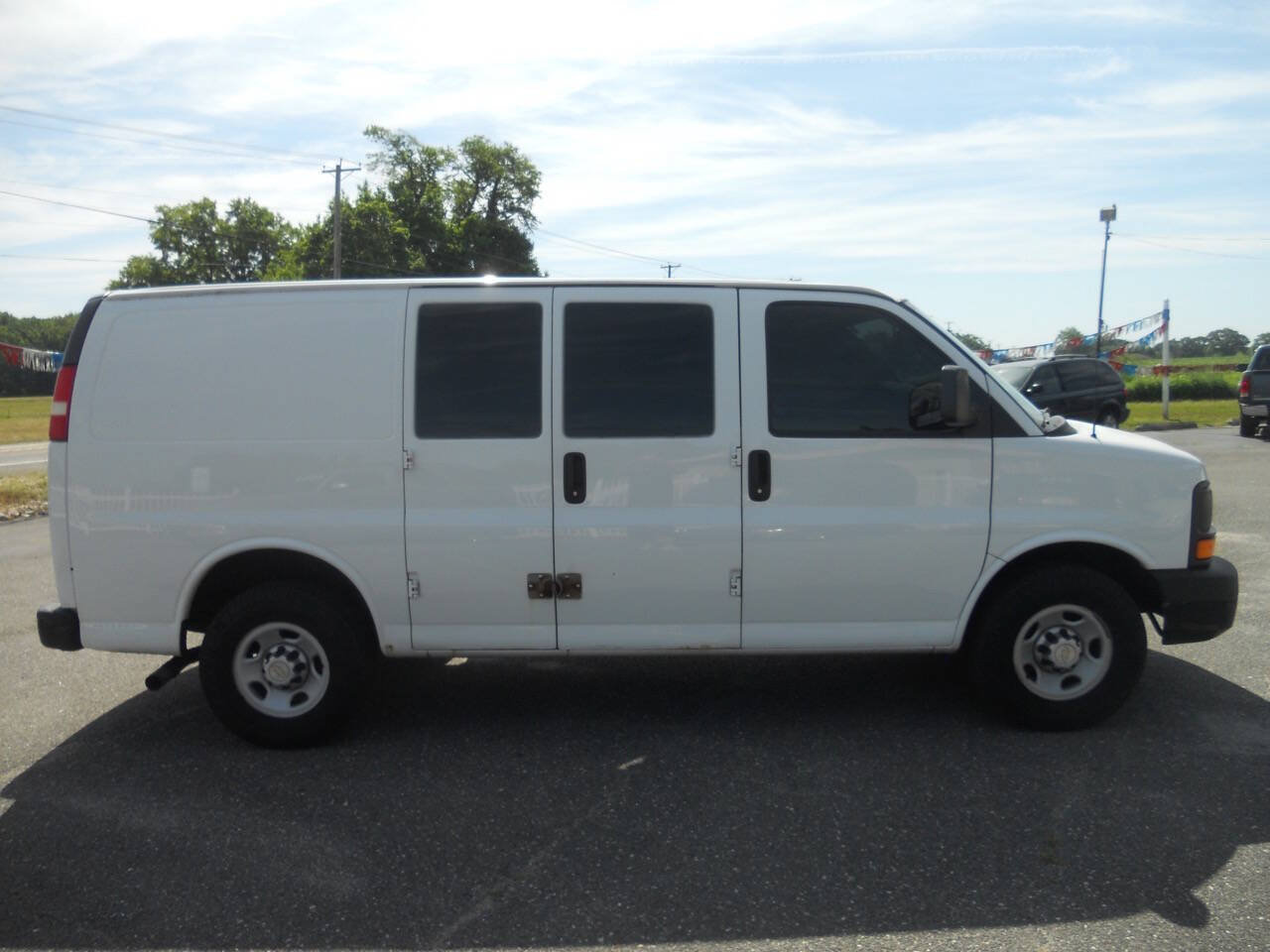 Used 2013 Chevrolet Express 2500 RWD image 10