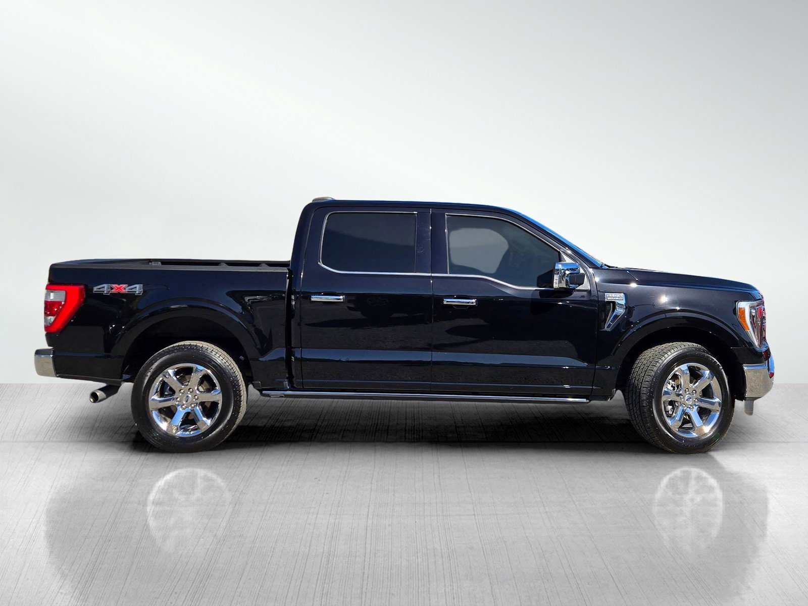 Used 2023 Ford F150 Lariat w/ Equipment Group 502A High AWD/4WD image 3