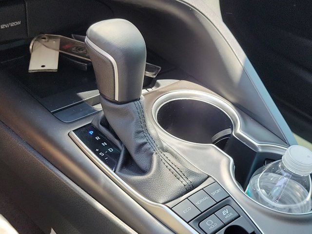 Used 2024 Toyota Camry XLE FWD image 25