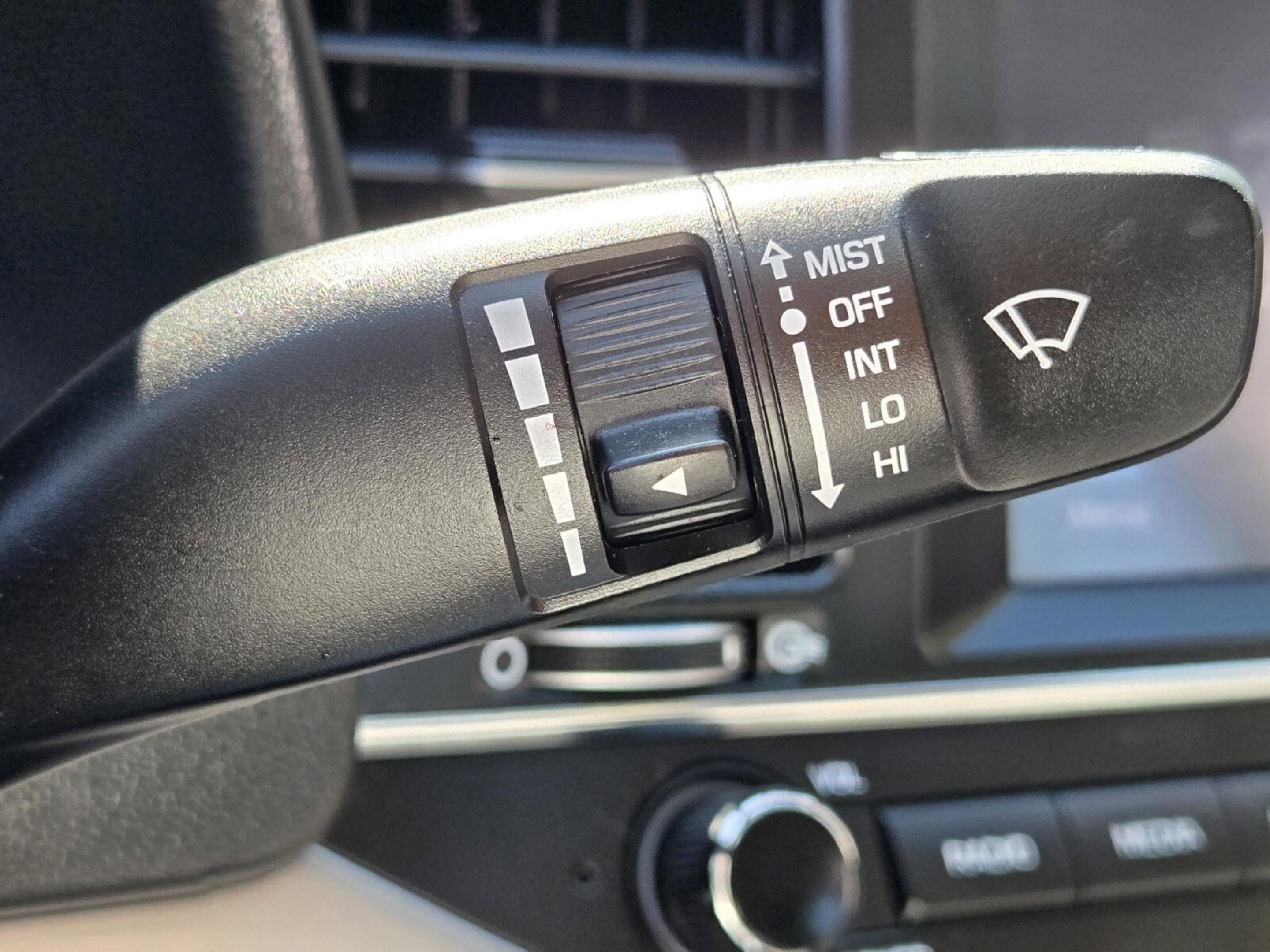 Used 2017 Hyundai Elantra SE image 45