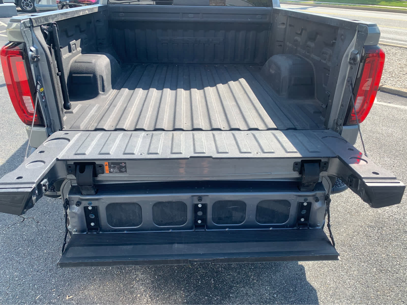 Used 2020 GMC Sierra 1500 Denali w/ Denali Ultimate Package image 5